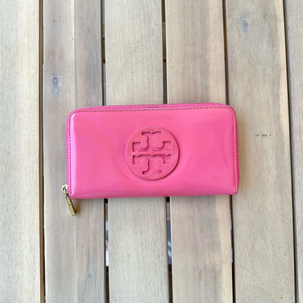 TORY BURCH Patent Zip Wallet